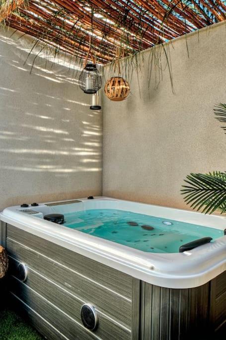 Suite Con Jacuzzi En La Montana. Llombai Exterior foto